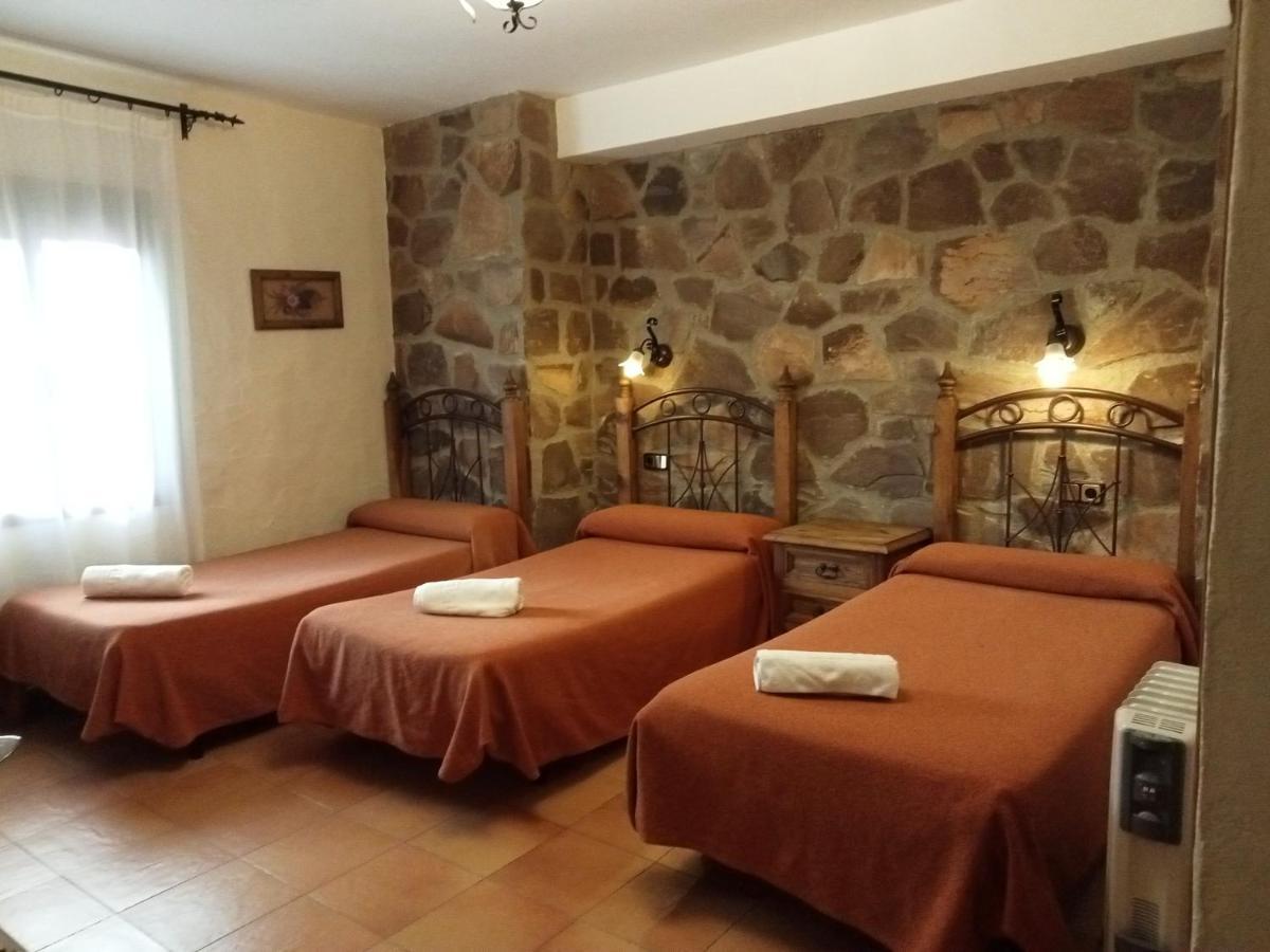Hotel Villa De Berzocana Exteriör bild